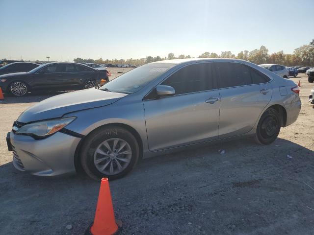 4T1BF1FK6FU040781 - 2015 TOYOTA CAMRY SILVER photo 1