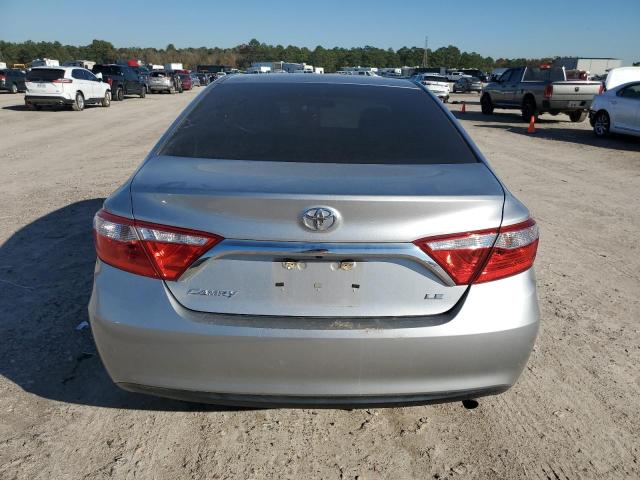 4T1BF1FK6FU040781 - 2015 TOYOTA CAMRY SILVER photo 6