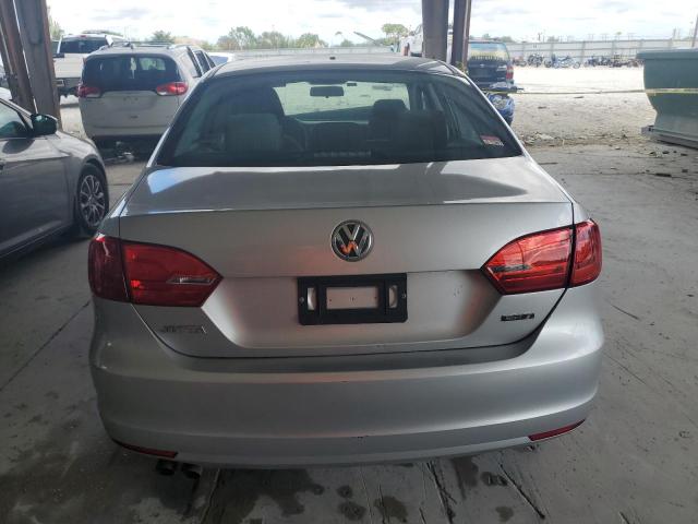 3VW2K7AJ1EM327611 - 2014 VOLKSWAGEN JETTA BASE 银色 照片 6