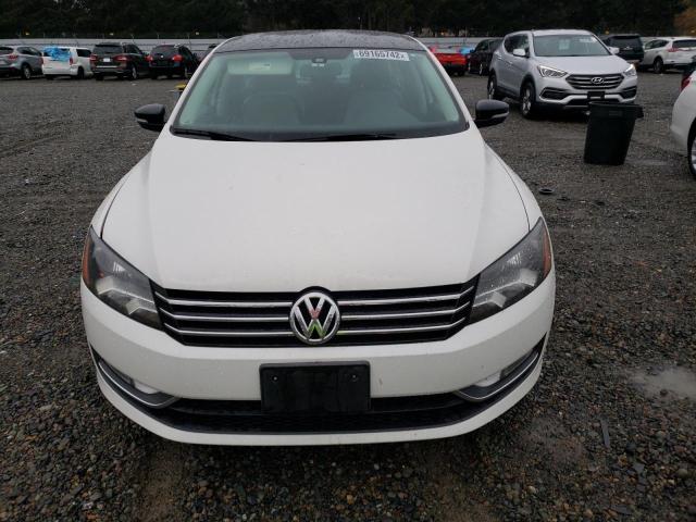 1VWBT7A32FC106858 - 2015 VOLKSWAGEN PASSAT SE WHITE photo 5