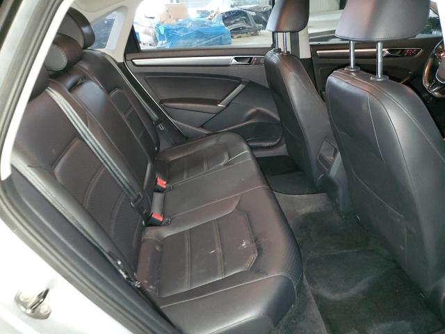 1VWDT7A34HC015389 - 2017 VOLKSWAGEN PASSAT R-L 银色 照片 10