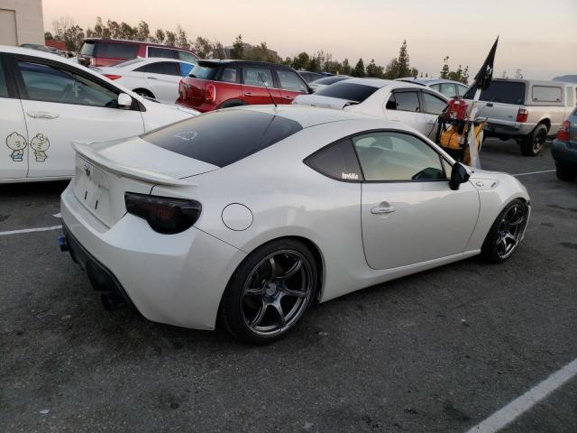 JF1ZNAA11E9706943 - 2014 TOYOTA SCION FR-S WHITE photo 3