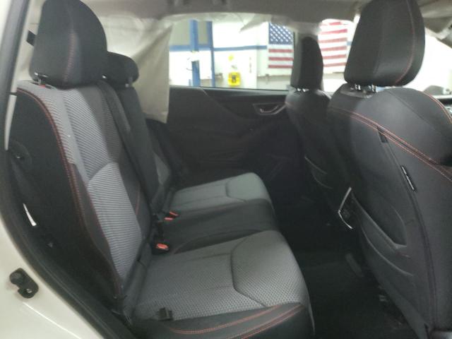 JF2SKAKC1KH484699 - 2019 SUBARU FORESTER S WHITE photo 11