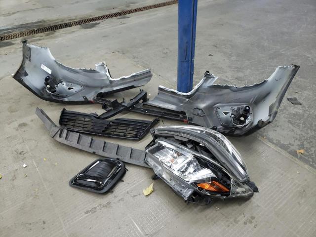 JF2SKAKC1KH484699 - 2019 SUBARU FORESTER S WHITE photo 13