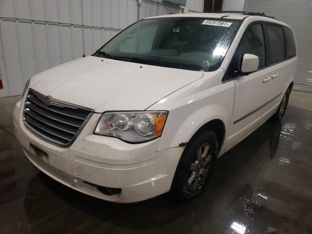 2A8HR54109R567880 - 2009 CHRYSLER TOWN AND C WHITE photo 2