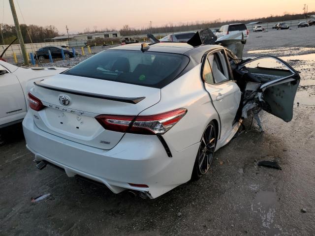 4T1K61AK6LU375476 - 2020 TOYOTA CAMRY XSE WHITE photo 3