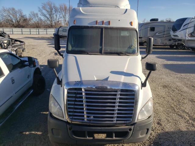 1FUJGLDR1BSAZ2782 - 2011 FREIGHTLINER CASTADIA WHITE photo 9