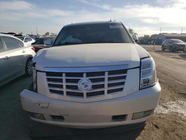 1GYUKJEF0AR278435 - 2010 CADILLAC ESCALADE E WHITE photo 5