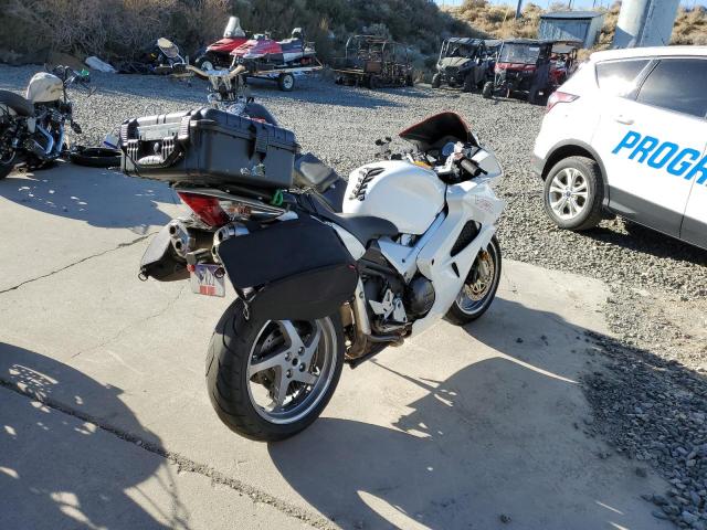 JH2RC46186M800723 - 2006 HONDA VFR800 WHITE photo 4