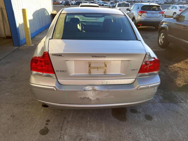 YV1RS592462500768 - 2006 VOLVO S60 2.5T SILVER photo 6