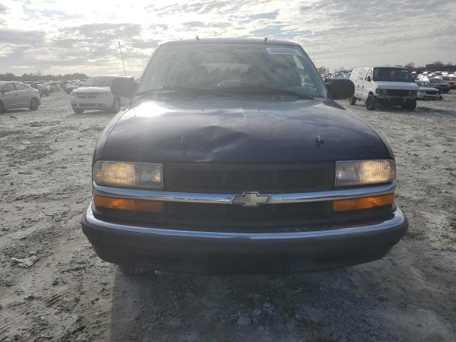 1GNCS13W412119888 - 2001 CHEVROLET BLAZER BLUE photo 5