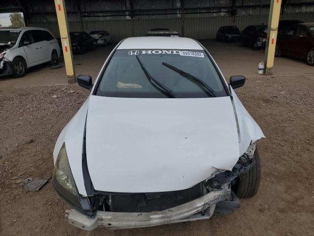 1HGCM56114A028096 - 2004 HONDA ACCORD DX WHITE photo 5