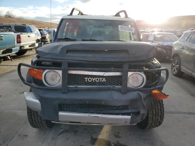 JTEBU11F270073656 - 2007 TOYOTA FJ CRUISER BLACK photo 5