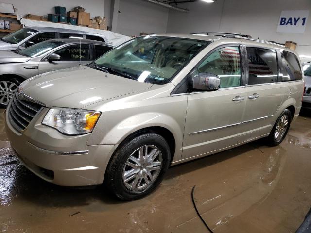 2A8HR64XX8R815433 - 2008 CHRYSLER TOWN & COU SILVER photo 1