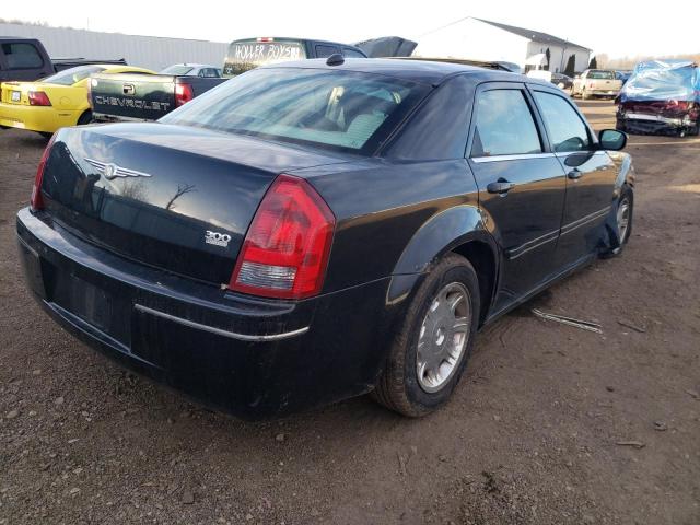 2C3AA53G35H553370 - 2005 CHRYSLER 300 TOURIN BLACK photo 3