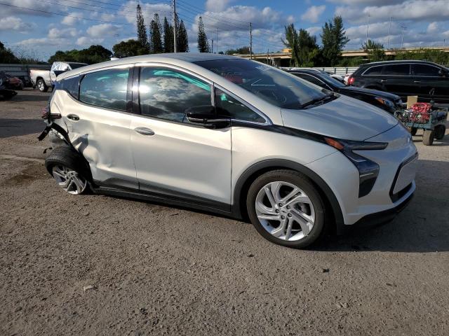 1G1FW6S02N4126314 - 2022 CHEVROLET BOLT EV 1L SILVER photo 4