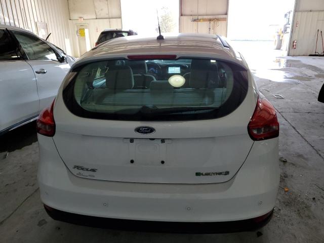 1FADP3R49HL269148 - 2017 FORD FOCUS BEV WHITE photo 6