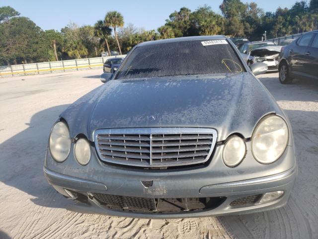 WDBUF65J44A491644 - 2004 MERCEDES-BENZ E 320 BLUE photo 5