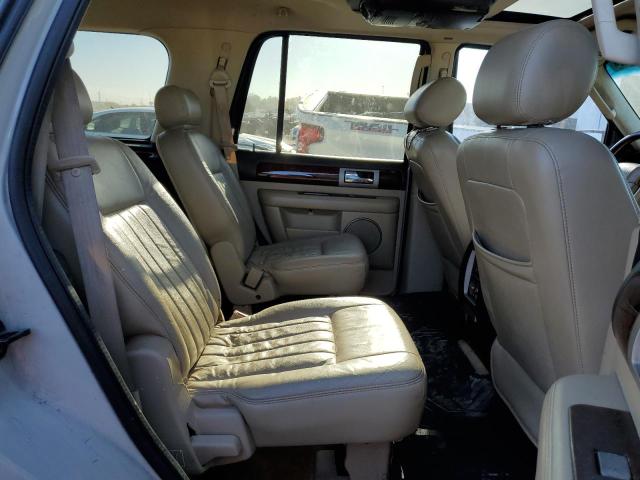 5LMFU27515LJ08038 - 2005 LINCOLN NAVIGATOR 白色 照片 11