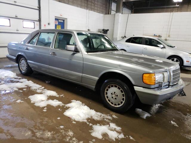 WDBCA39D1JA384432 - 1988 MERCEDES-BENZ 560 SEL SILVER photo 4