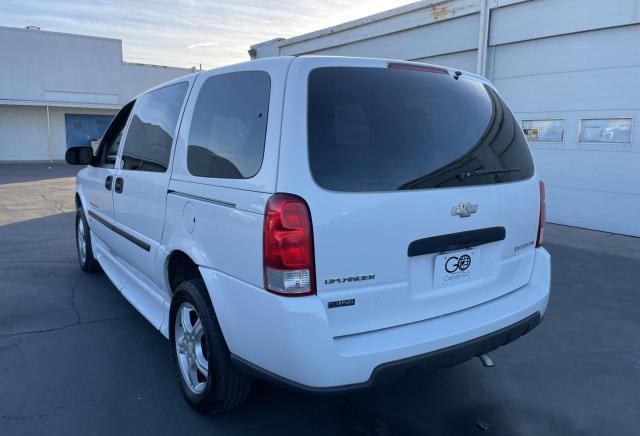 1GBDV13W28D130282 - 2008 CHEVROLET UPLANDER I WHITE photo 3