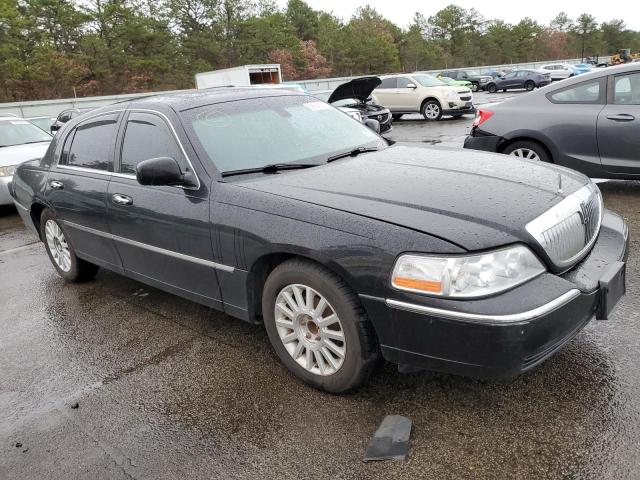 1LNHM82W43Y602067 - 2003 LINCOLN TOWN CAR S BLACK photo 4