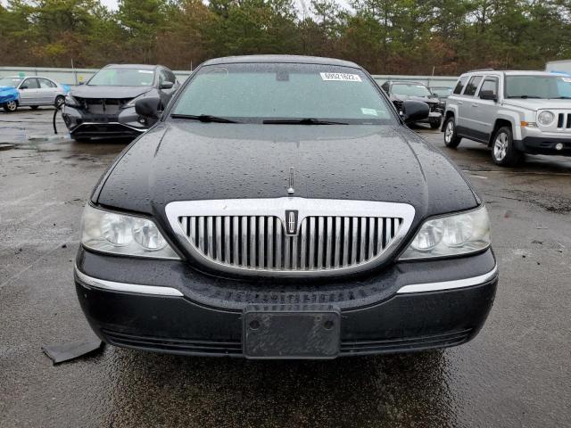 1LNHM82W43Y602067 - 2003 LINCOLN TOWN CAR S BLACK photo 5