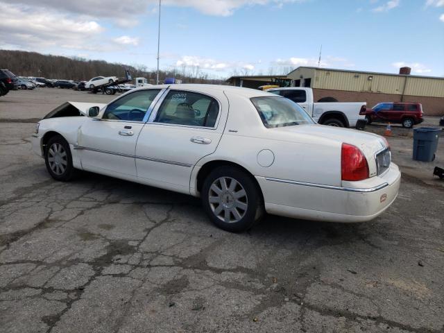 1LNHM83W37Y600590 - 2007 LINCOLN TOWN CAR D WHITE photo 2