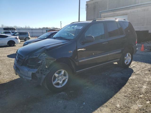 4JGAB54E8WA012770 - 1998 MERCEDES-BENZ ML 320 BLACK photo 1