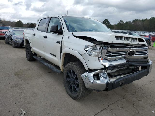 5TFDW5F13HX650392 - 2017 TOYOTA TUNDRA CRE WHITE photo 4