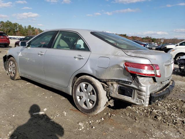 4T1BF3EK0BU176234 - 2011 TOYOTA UK SILVER photo 2