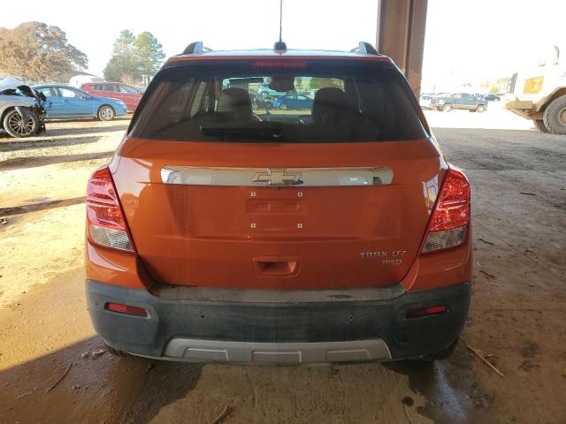 KL7CJRSB1GB569867 - 2016 CHEVROLET TRAX LTZ ORANGE photo 6