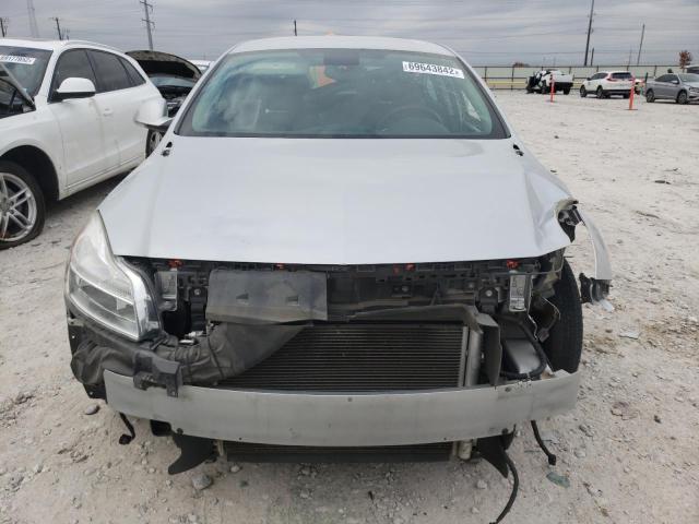 2G4GR5EK3C9145843 - 2012 BUICK REGAL SILVER photo 5