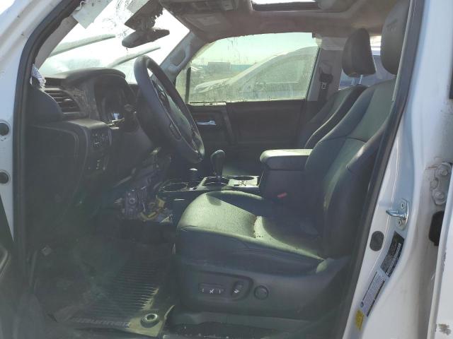 JTEBU5JR0L5820928 - 2020 TOYOTA 4RUNNER SR 白色 照片 7