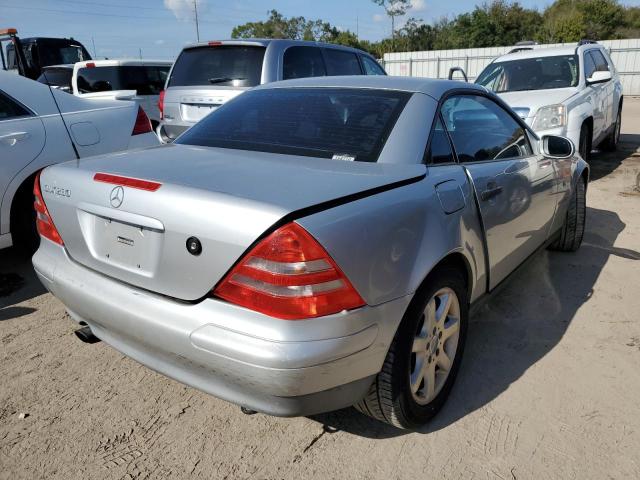 WDBKK47F6WF079246 - 1998 MERCEDES-BENZ SLK 230 KO SILVER photo 3