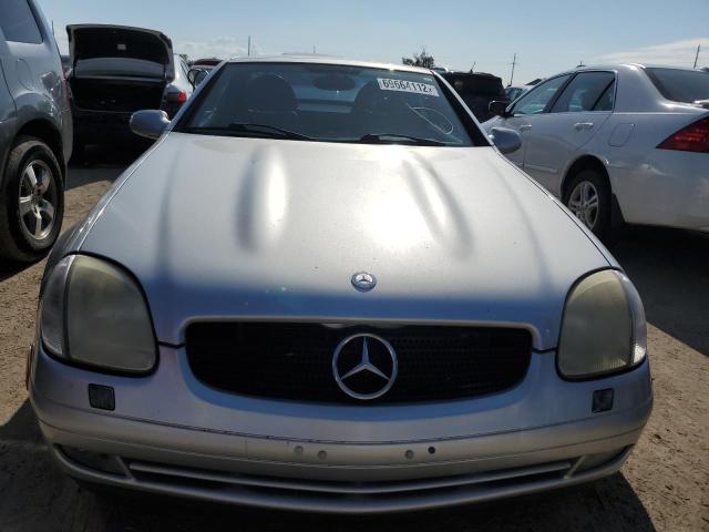 WDBKK47F6WF079246 - 1998 MERCEDES-BENZ SLK 230 KO SILVER photo 5