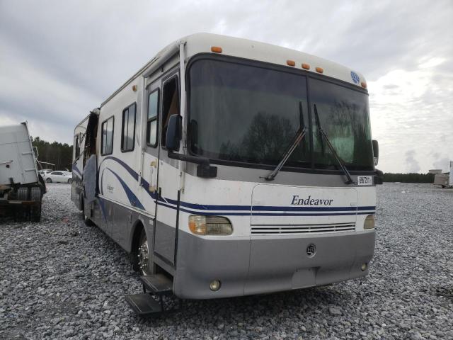 4UZ6XFBC2XCF56575 - 1999 FREIGHTLINER CHASSIS X BEIGE photo 1