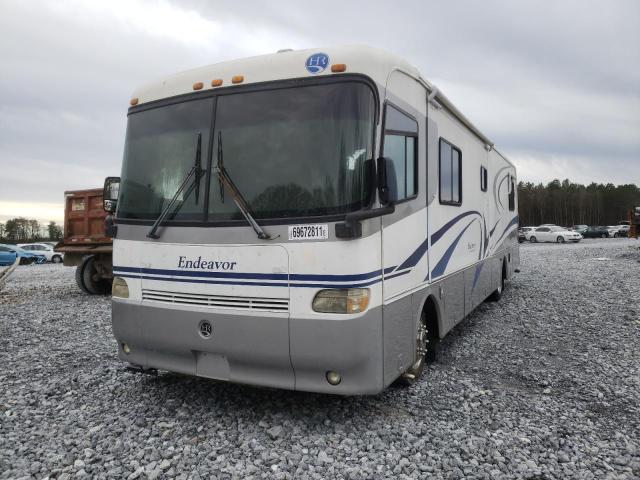 4UZ6XFBC2XCF56575 - 1999 FREIGHTLINER CHASSIS X BEIGE photo 2