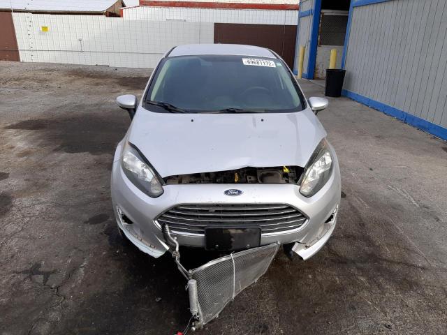 3FADP4BJ7FM139063 - 2015 FORD FIESTA SE SILVER photo 5