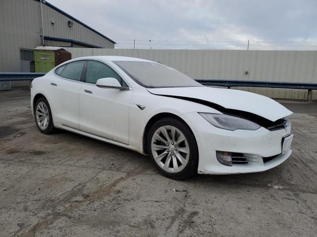 5YJSA1E23HF183719 - 2017 TESLA MODEL S Blanco foto 4