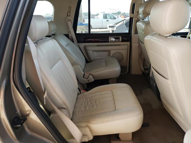 5LMFU28R03LJ40722 - 2003 LINCOLN NAVIGATOR TAN photo 10