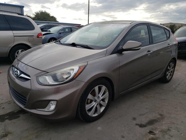 KMHCU5AEXDU140222 - 2013 HYUNDAI ACCENT GRAY photo 1