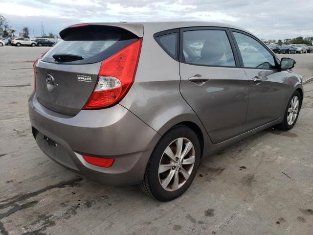 KMHCU5AEXDU140222 - 2013 HYUNDAI ACCENT GRAY photo 3