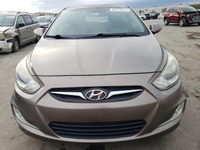 KMHCU5AEXDU140222 - 2013 HYUNDAI ACCENT GRAY photo 5