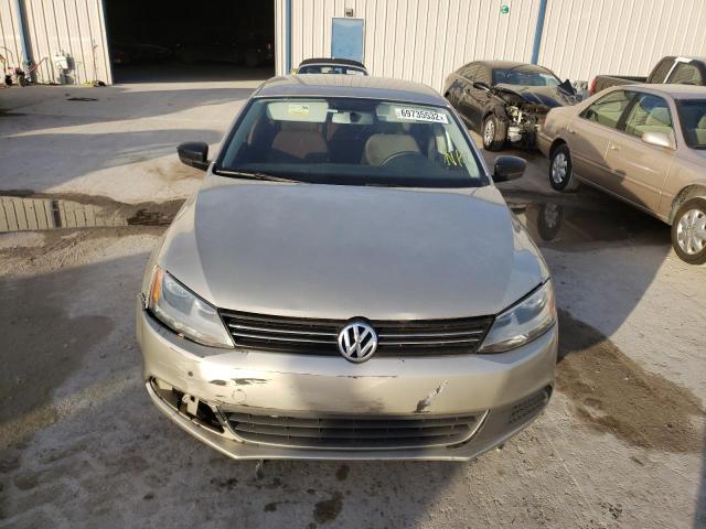 3VW2K7AJ3DM300084 - 2013 VOLKSWAGEN JETTA BASE 米色 照片 5