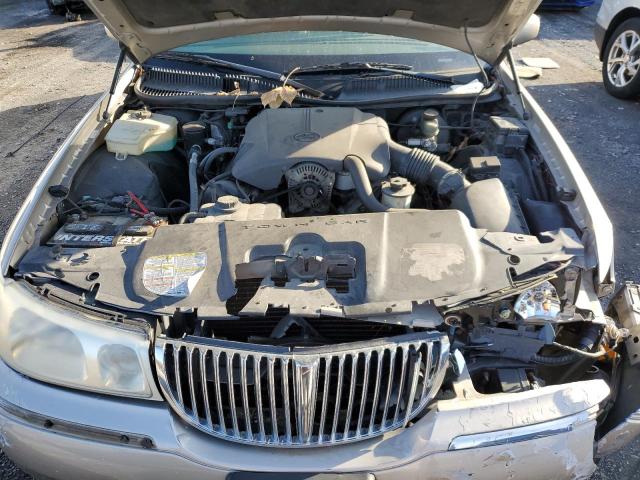 1LNHM82W6YY846665 - 2000 LINCOLN TOWN CAR S GOLD photo 11