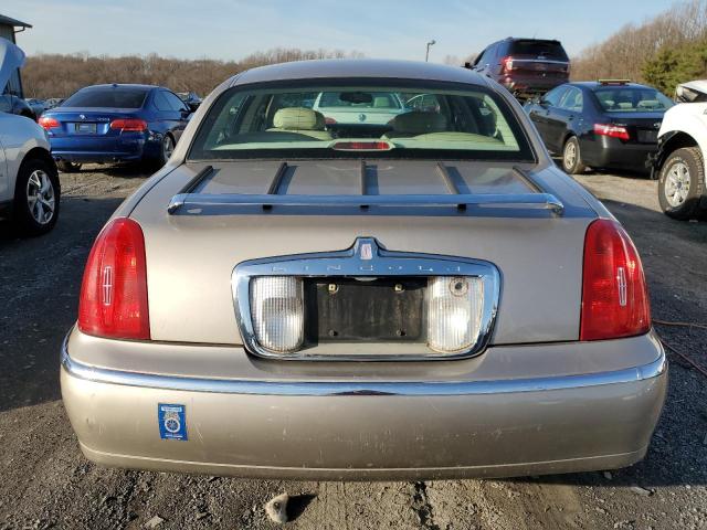 1LNHM82W6YY846665 - 2000 LINCOLN TOWN CAR S GOLD photo 6