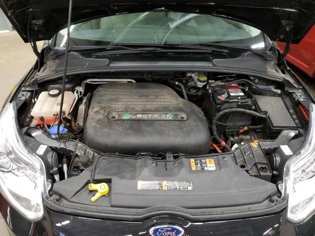 1FAHP3R4XCL363842 - 2012 FORD FOCUS BEV BLACK photo 11