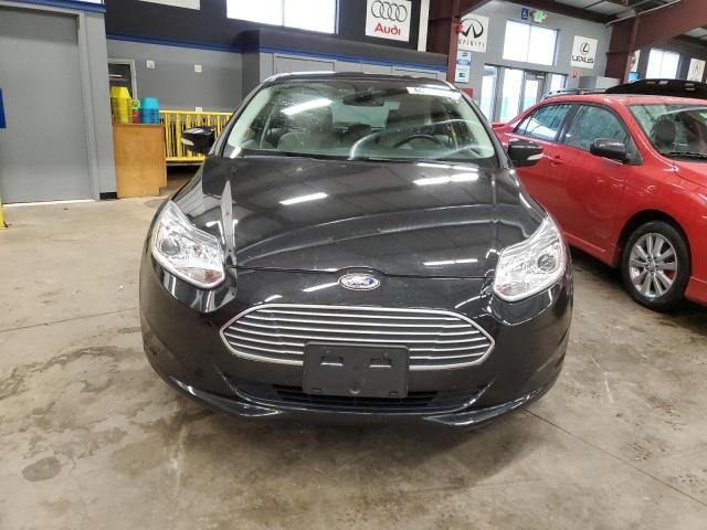 1FAHP3R4XCL363842 - 2012 FORD FOCUS BEV BLACK photo 5