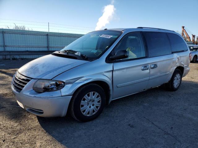 2A4GP44RX7R298061 - 2007 CHRYSLER TOWN AND C SILVER photo 1